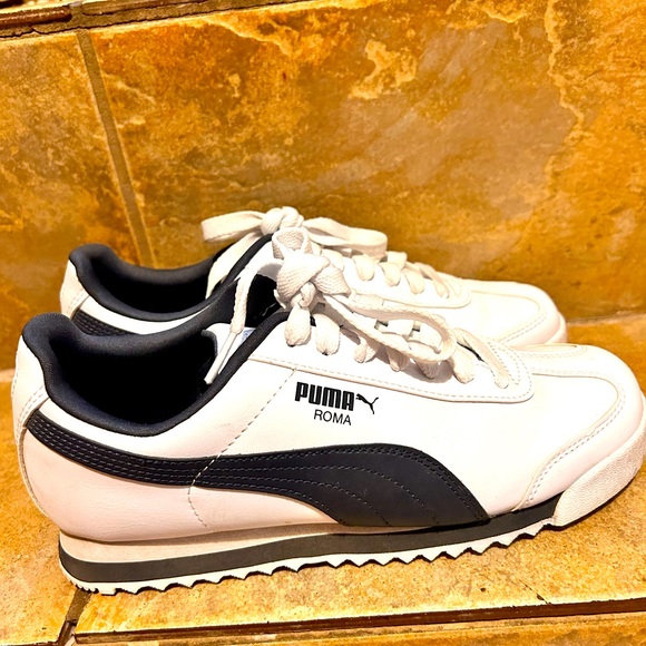 Selling my puma Roma - Picture 1 of 2